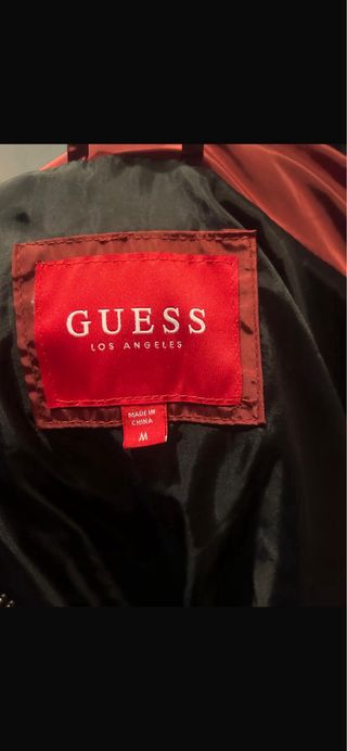 Chaqueta Guess Roja y Negra