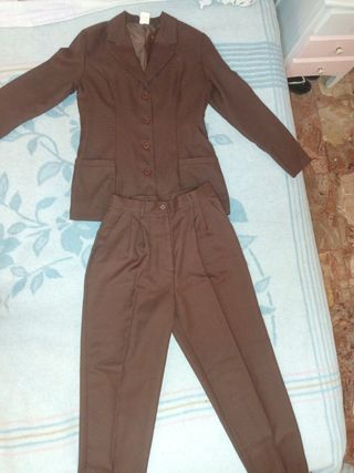 Traje de 3 piezas mujer marrón