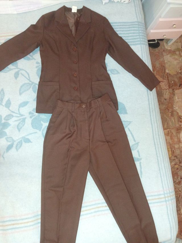 Traje de 3 piezas mujer marrón