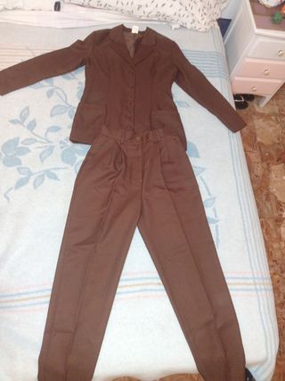 Traje de 3 piezas mujer marrón