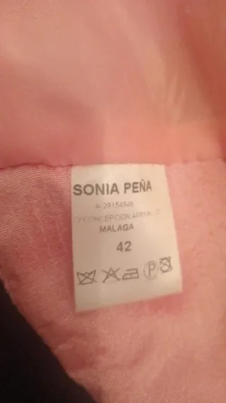 Vestido y chaqueta floral gris y rosa