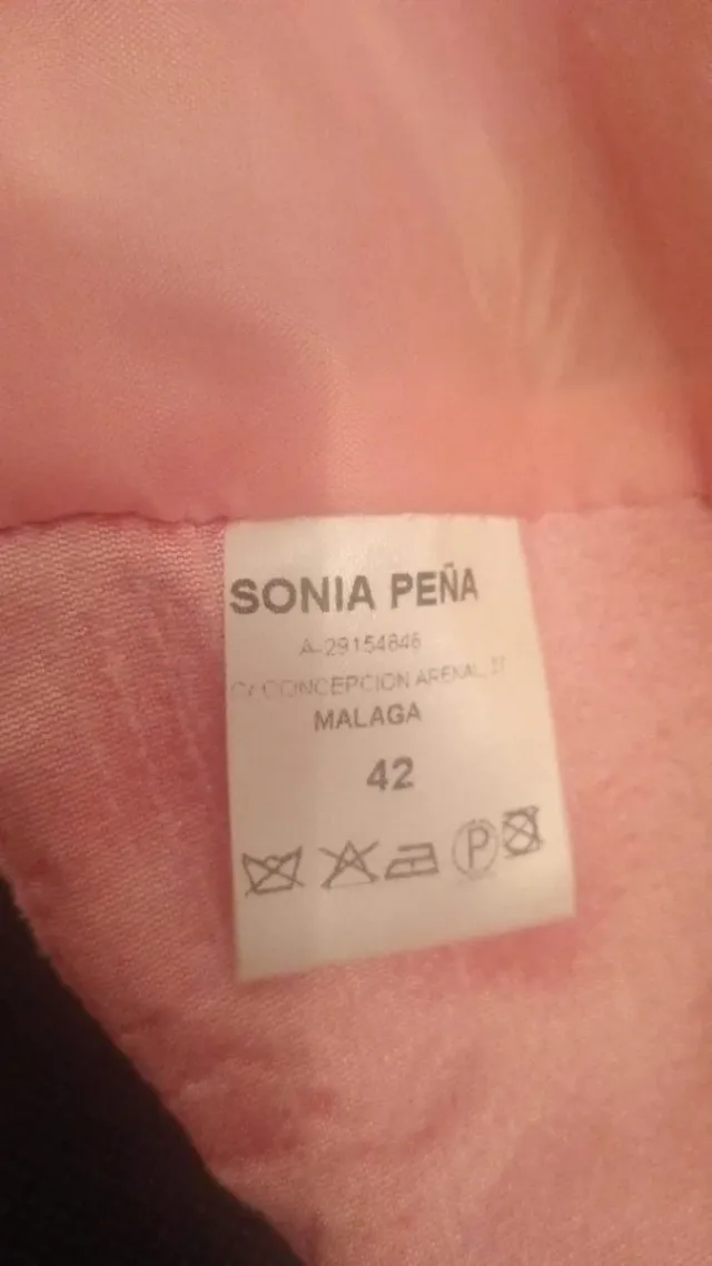 Vestido y chaqueta floral gris y rosa