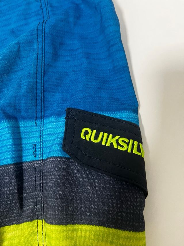 Lote 2 bañadores Quiksilver niño 8 años