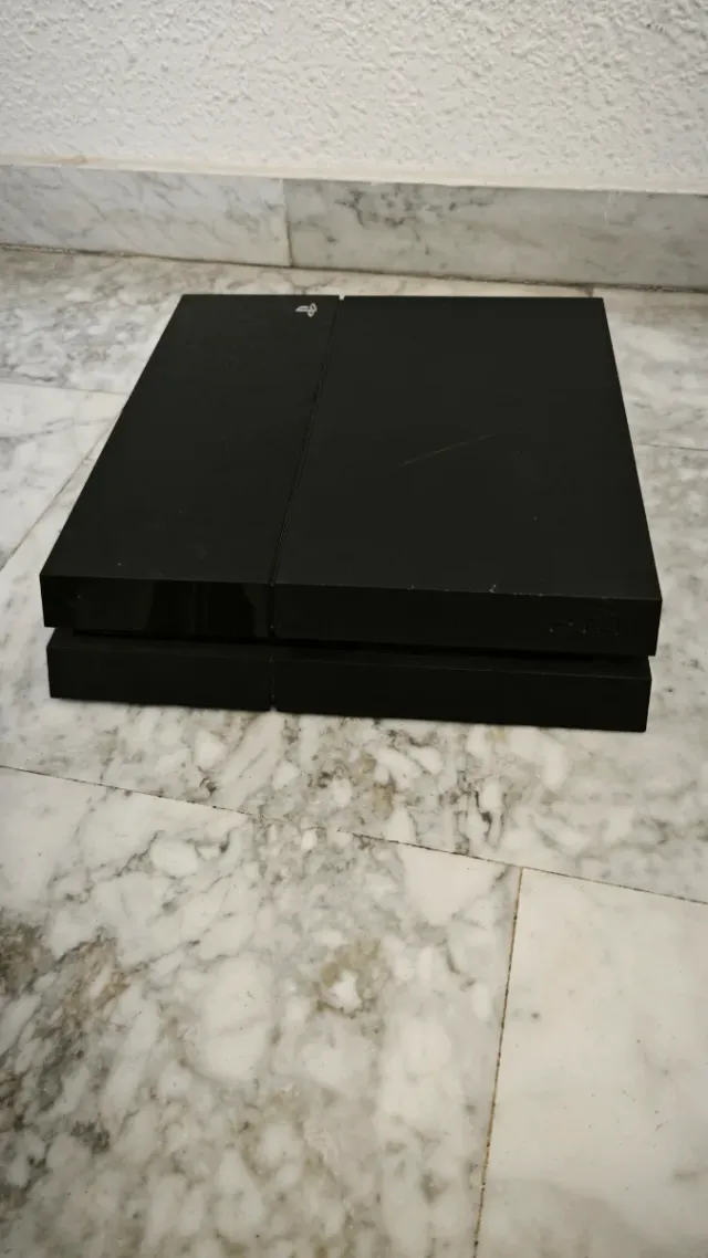 Consola Playstation 4 PS4 Negra