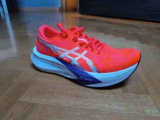 Zapatillas Asics Magic 4, placa carbono