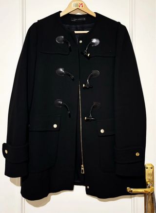 Trenca Zara Negra Clásica seminueva 89€