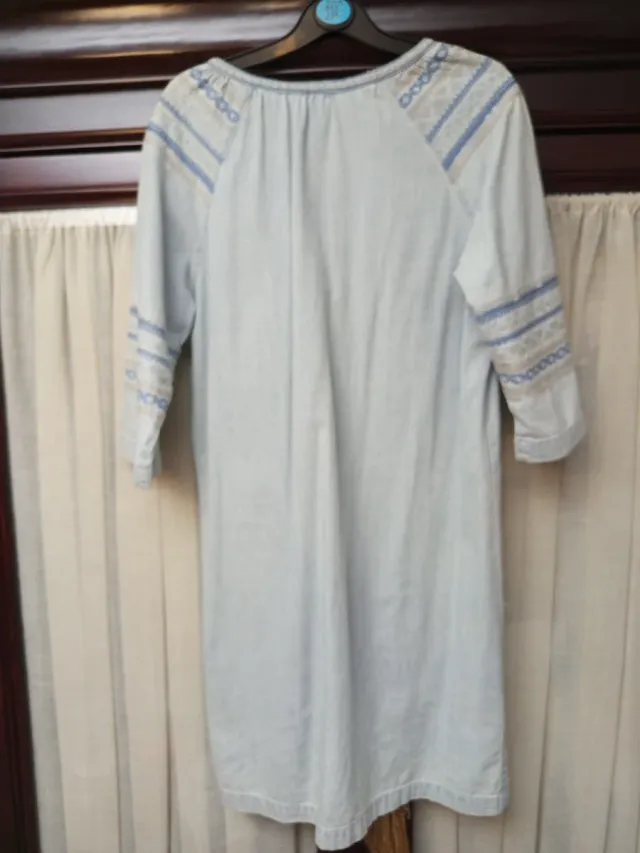 Vestido vaquero bordado