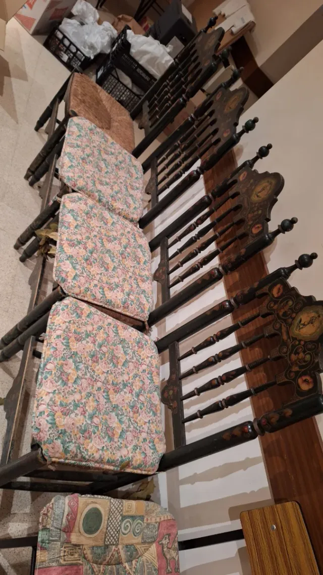 6 Sillas antigua pintada a mano Precio  NEGOCIABLE