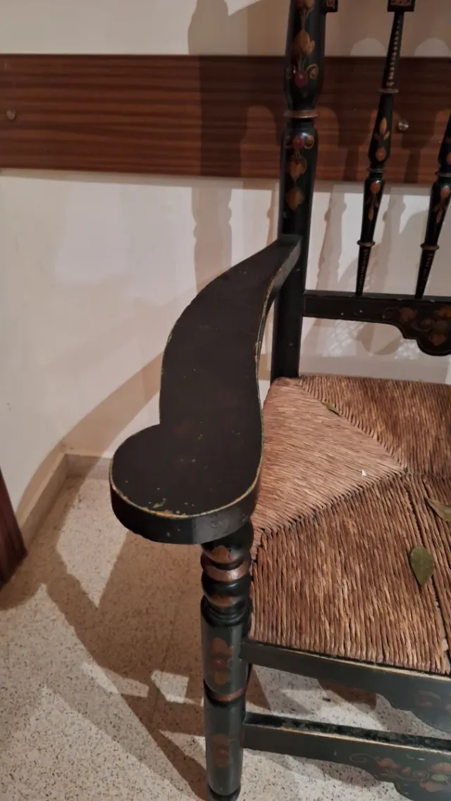 6 Sillas antigua pintada a mano Precio  NEGOCIABLE