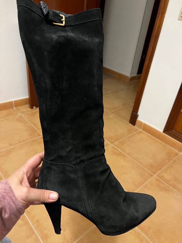 Botas altas Zara negras ante