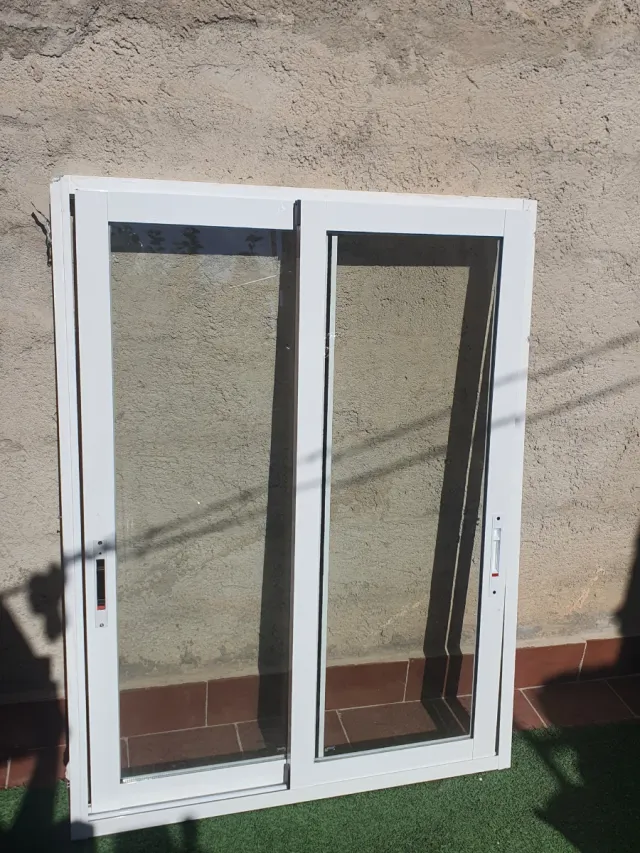 Ventana corredera aluminio blanca