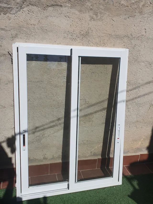 Ventana corredera aluminio blanca