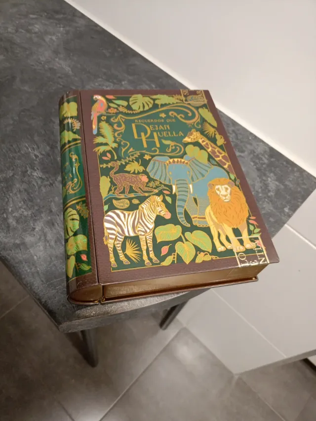 Caja de hojalata decorada animales selva