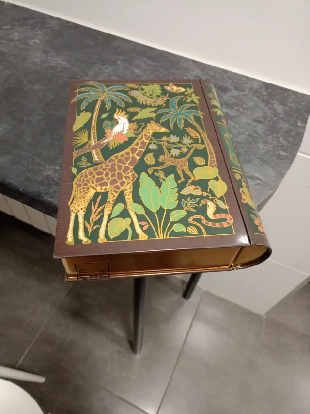 Caja de hojalata decorada animales selva