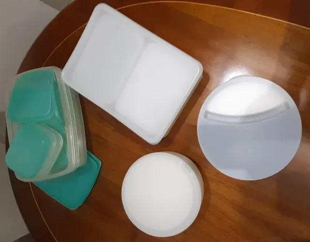 16 Contenitori con coperchio + portavivande