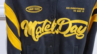 Sudadera  Retro Negra y Amarilla Talla M