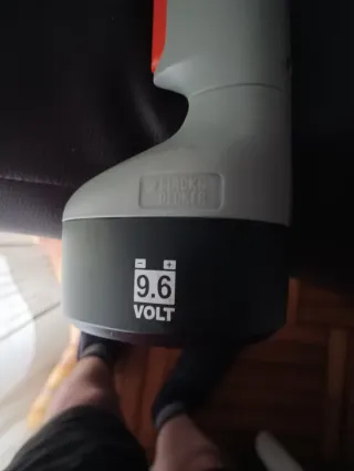 Taladro Black & Decker 9.6V..En perfecto ESTADO.