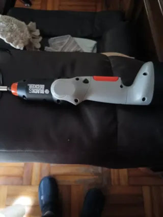 Taladro Black & Decker 9.6V..En perfecto ESTADO.