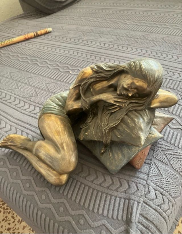 Escultura Manel Vidal Mujer Durmiendo
