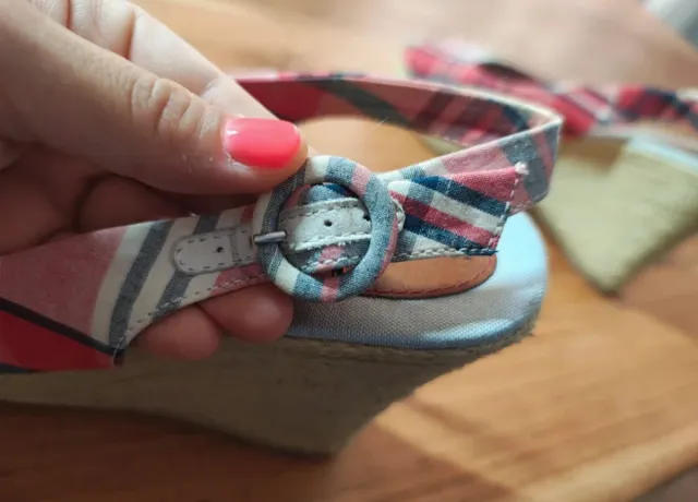 Cuñas Tommy Hilfiger cuadros rojo