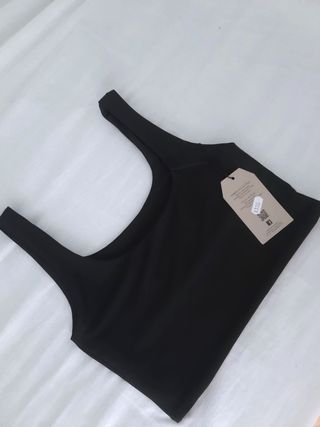 Top negro sin mangas. Nuevo sin estrenar y con eti