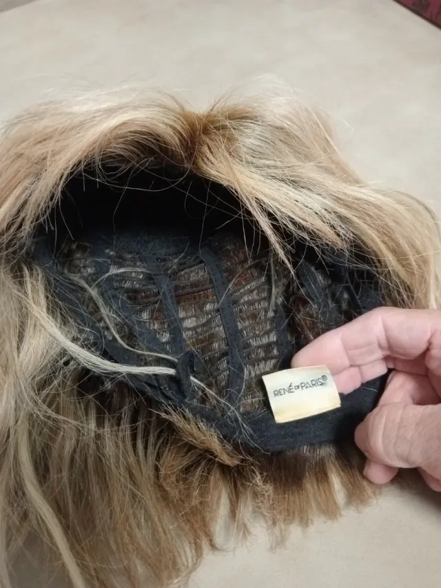 Peluca Ellen Wille rubia,es de segunda mano