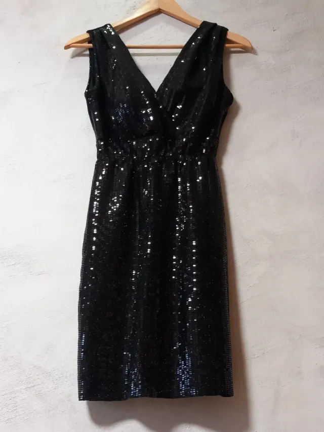 Vestido Negro de Fiesta con Lentejuelas