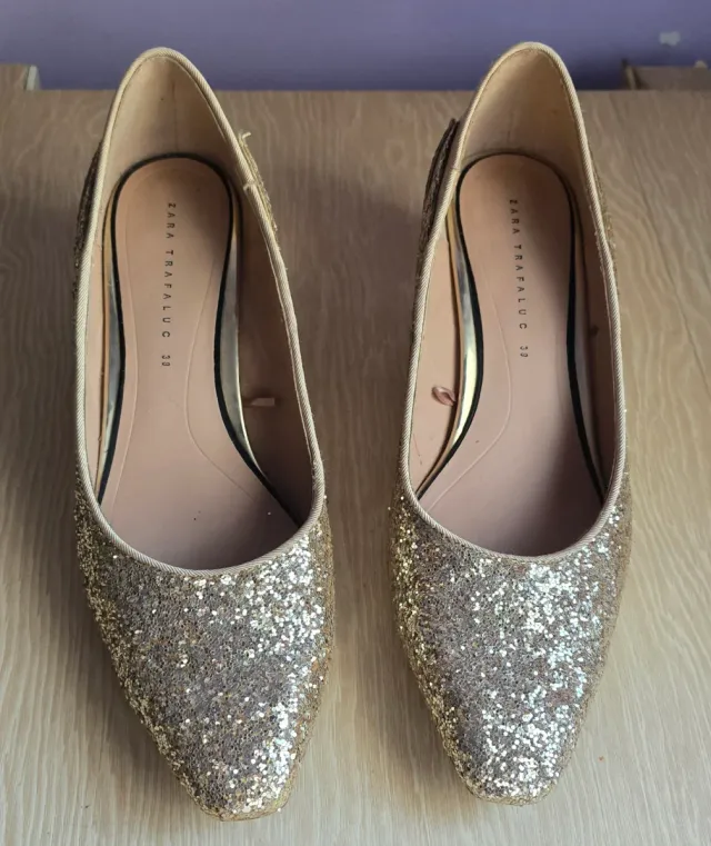 Zapatos Zara dorados talla 38