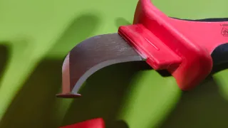 Navaja electricista aislada corte curvo