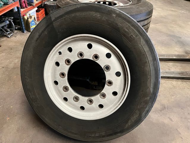 Rueda completa camión Michelin 385/55 R22.5
