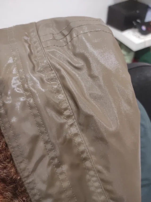 Abrigo Massimo Dutti acolchado verde/marrón