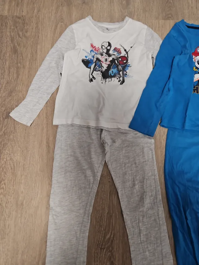 2 PIJAMAS 4-5 AÑOS