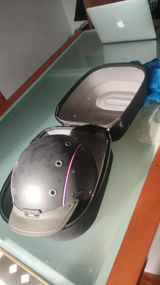 Casco de equitación con funda