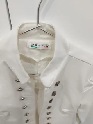 Americana de punto blanca