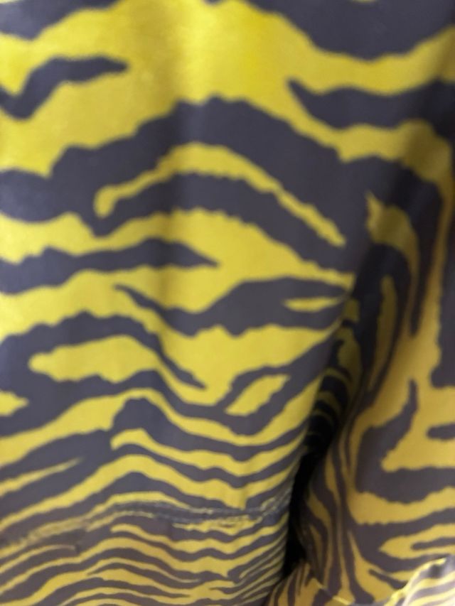 Chaqueta Bimba y Lola cremallera estampado cebra