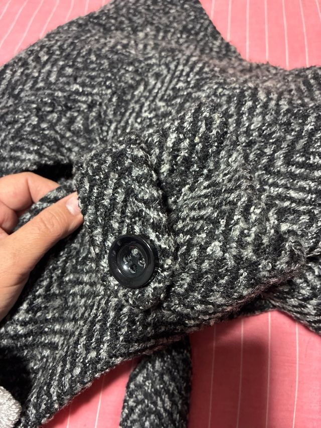 Chaquetón doble pecho diseño espiga con cinturón