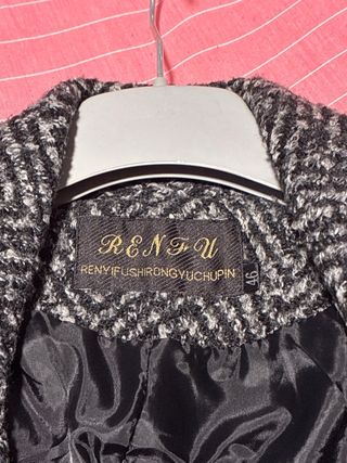 Chaquetón doble pecho diseño espiga con cinturón