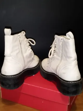 Botas Stradivarius blancas talla 37