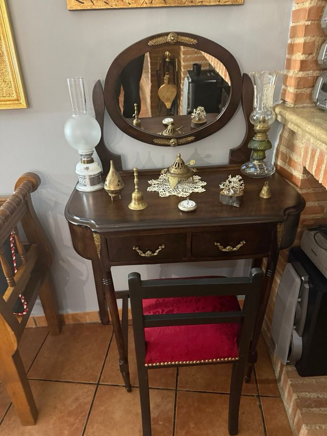 Tocador antiguo madera con espejo