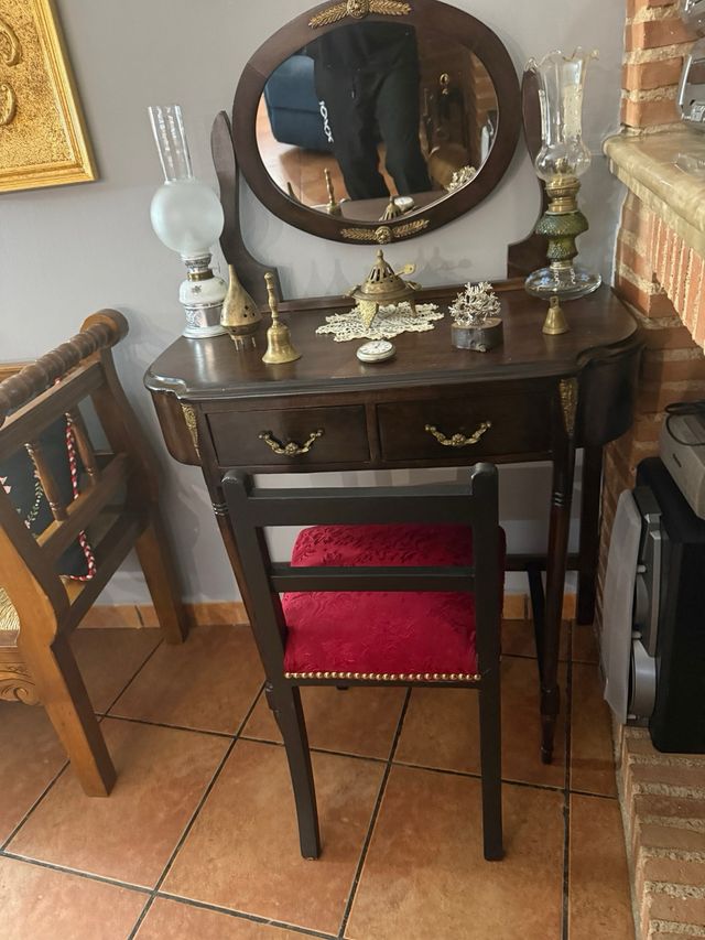 Tocador antiguo madera con espejo