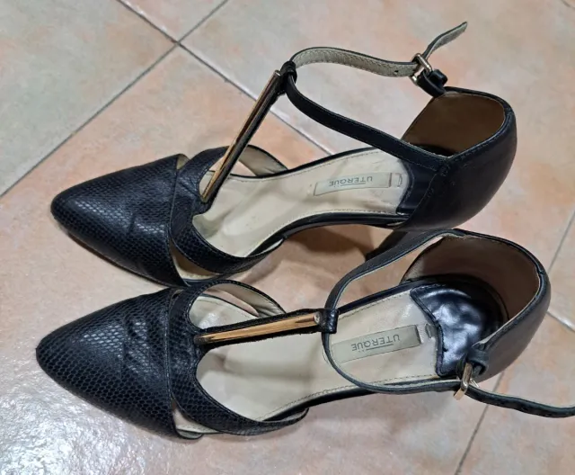 Zapatos de tacón Uterqüe negros
