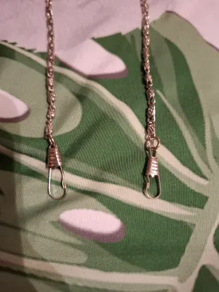 Bolso de fiesta negro con detalle.