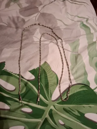 Bolso de fiesta negro con detalle.