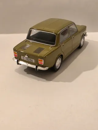 Simca 1000 - Coche a escala 1:24, de Salvat