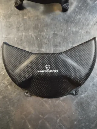 Cubre Carter Ducati Performance Carbono