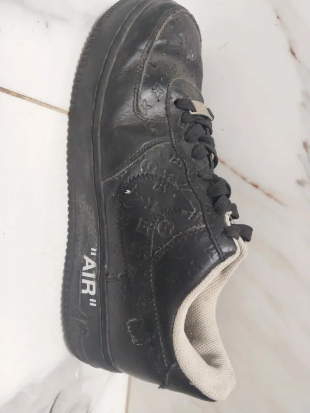 Zapatilla Louis Vuitton Negra