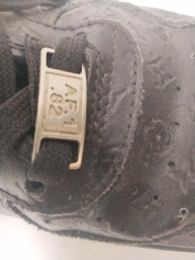 Zapatilla Louis Vuitton Negra