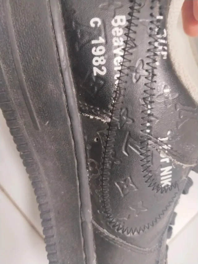 Zapatilla Louis Vuitton Negra