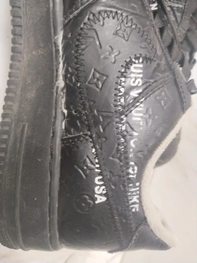 Zapatilla Louis Vuitton Negra