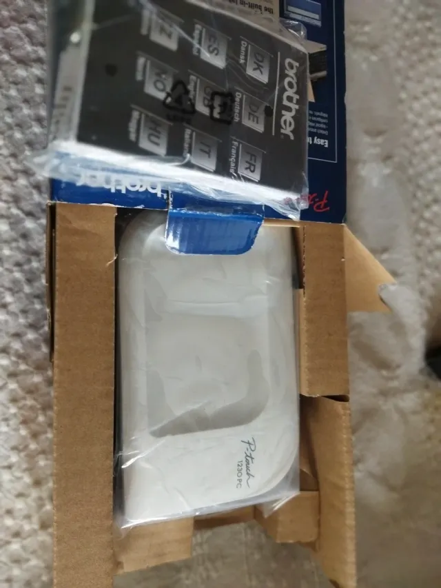 Etiquetadora Brother P-touch 1230PC